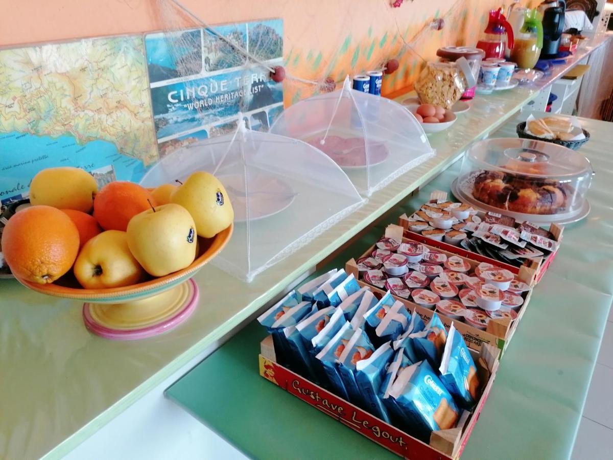Perla Del Levante Hostel Фрамура Екстер'єр фото