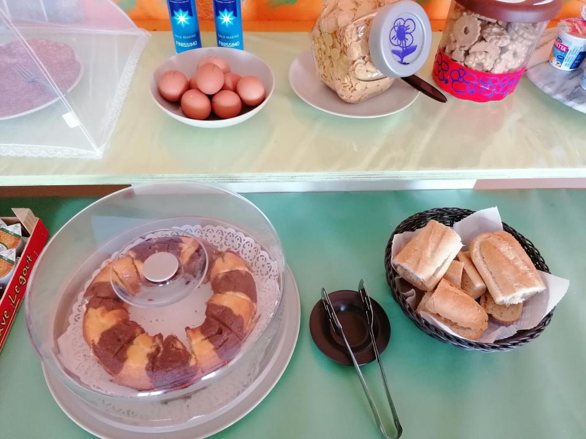 Perla Del Levante Hostel Фрамура Екстер'єр фото